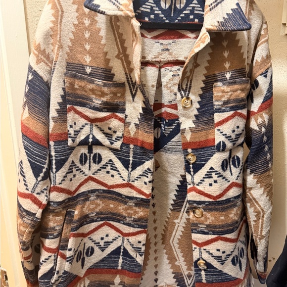 Aztec Patterned Women's Jacket - Picture 2 of 3